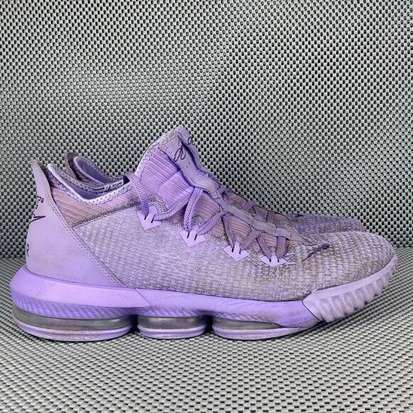 Nike LeBron 16 Low Atomic Basketball Shoes Mens Size 13 Purple